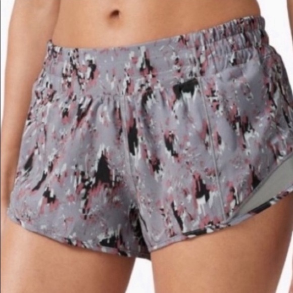 Lululemon Hotty Hot Short 12 NWT Floral Flux Multi/Raceway Grey